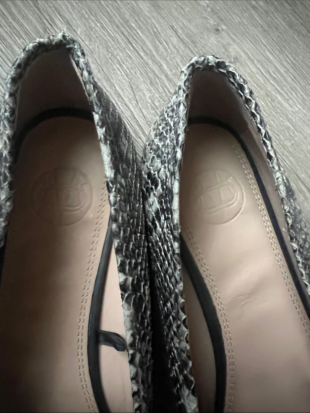 Massimo Dutti Snakeskin Leather Loafers - Picture 3 of 9